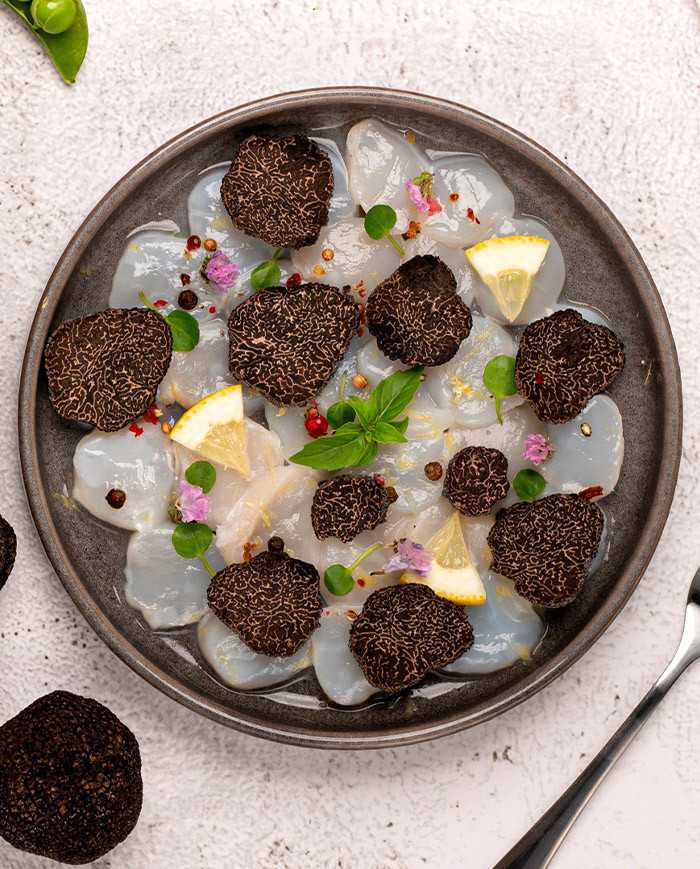 Fresh whole black Australian truffles Fresh whole black Australian truffles