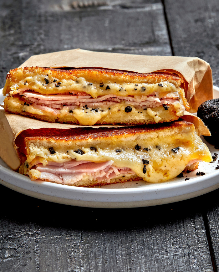 Comté AOP cheese cream flavoured with black truffle