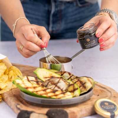 Jus de truffes noires extra - 200g Jus de truffes noires extra - 200g