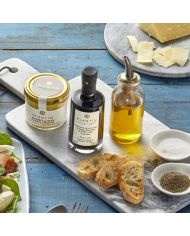 Kulinarische Spezialität auf der Basis von Balsamico-Essig aus Modena mit schwarzem Trüffelgeschmack Kulinarische Spezialität auf der Basis von Balsamico-Essig aus Modena mit schwarzem Trüffelgeschmack