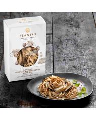 Tagliatelle mit Steinpilzen und Sommertrüffel 2 %, aromatisiert Tagliatelle mit Steinpilzen und Sommertrüffel 2 %, aromatisiert