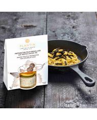 Preparazione per uova strapazzate al tartufo invernale