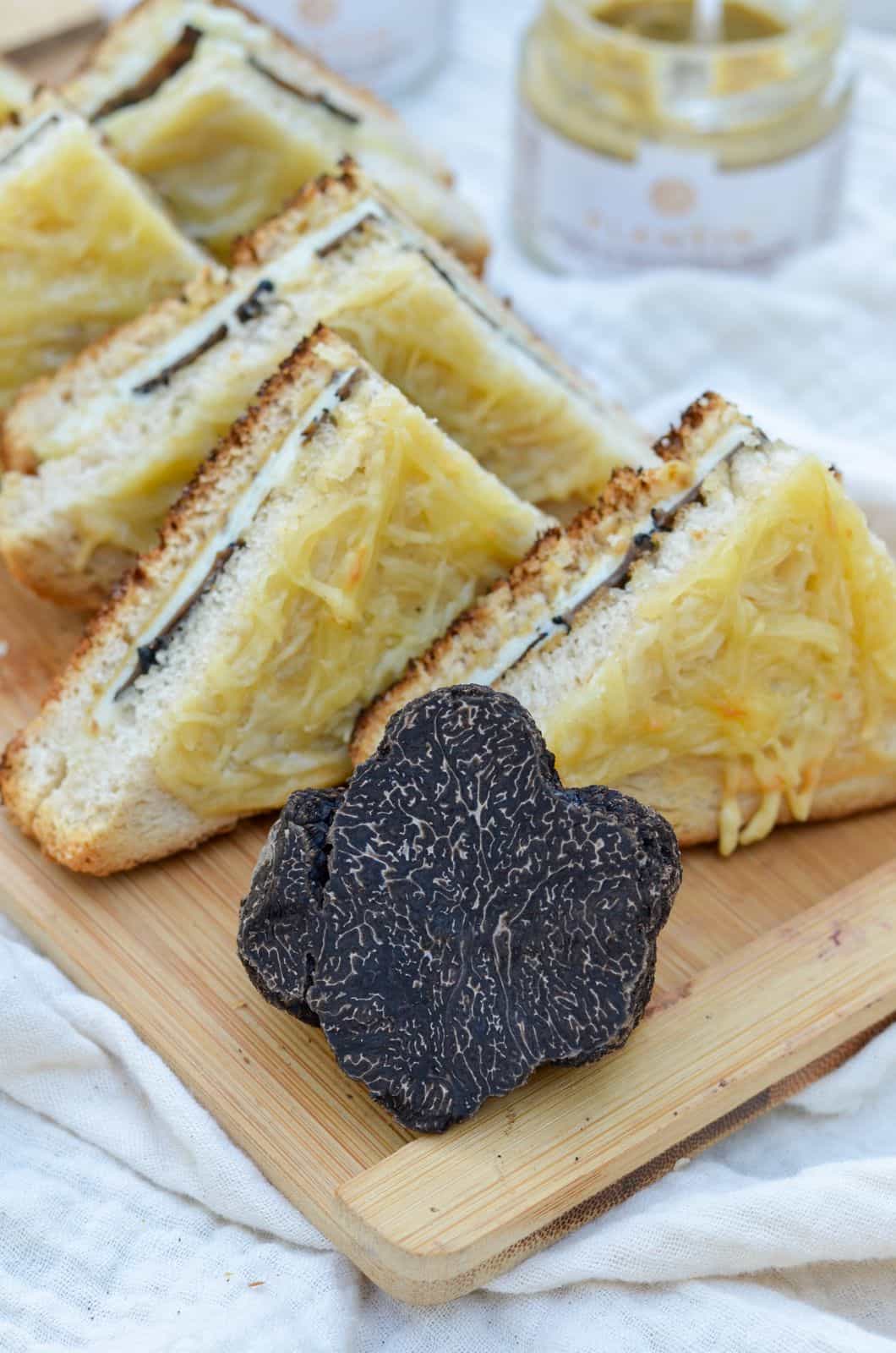 Croques à la truffe noire et à la crème de comté Magazine PLANTIN
