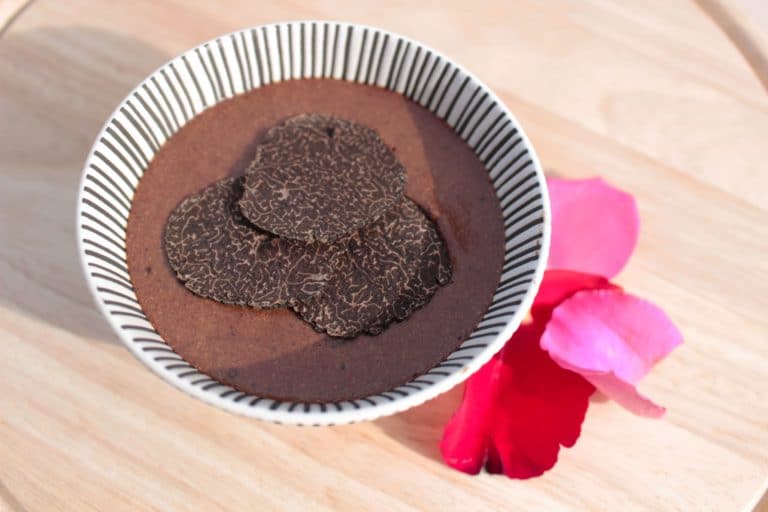 Mousse al cioccolato al tartufo