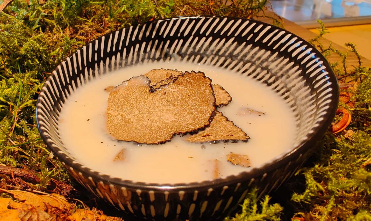 Blumenkohlcremesuppe mit Burgunder Trüffel