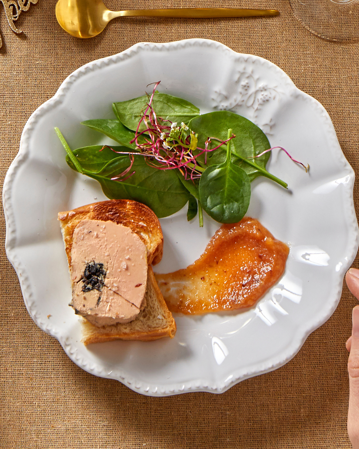 Foie gras à la truffe noire Plantin servi sur toast brioché